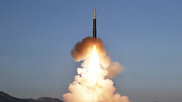 中-러 대북지지에… 北, 25일만에 미사일 도발