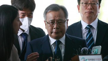 ‘가짜 수산업자’ 금품 받은 혐의 박영수 1심 유죄