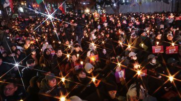 8년만에 광화문 촛불집회, TK서도 “내란”…尹 퇴진 요구 확산