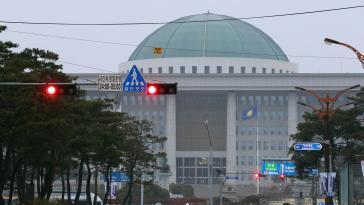 국회 내 ‘군경 사무실’ 방 뺀다… ‘진입 주도’ 前특임단장 檢고발
