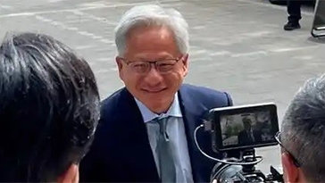젠슨 황, 中지도부 찾아 “흔들림 없이 中시장에 서비스”