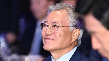 檢 “문재인 전 사위 취업-이주에 靑특감반-민정비서관까지 동원”