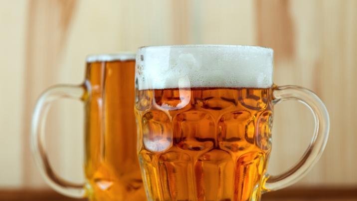 매일 맥주 2캔 마시면 뇌출혈 11년 일찍 찾아온다