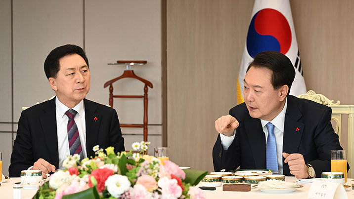 김기현 “아내가 2023년 김건희에 클러치백 1개 선물했다”