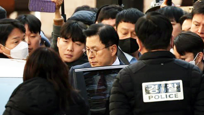 내란특검, 황교안 前총리 자택서 체포…내란선동 혐의