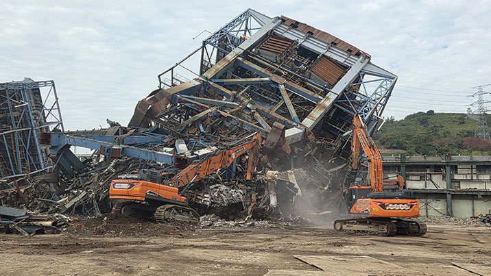 울산발전소 마지막 매몰자 위치 확인…구조대 접근 중