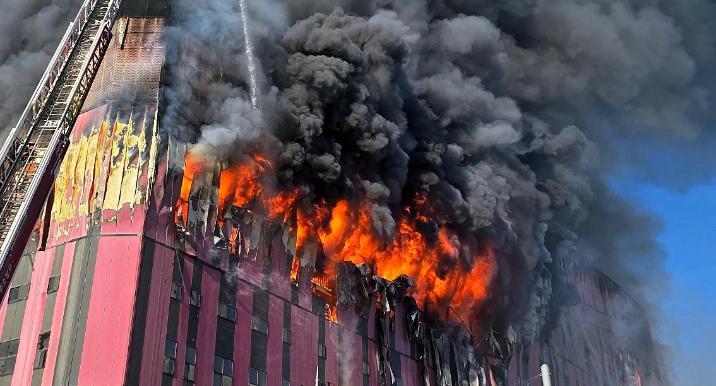 亞최대 이랜드 물류센터 화재, 9시간30여분만에 큰 불길 잡아