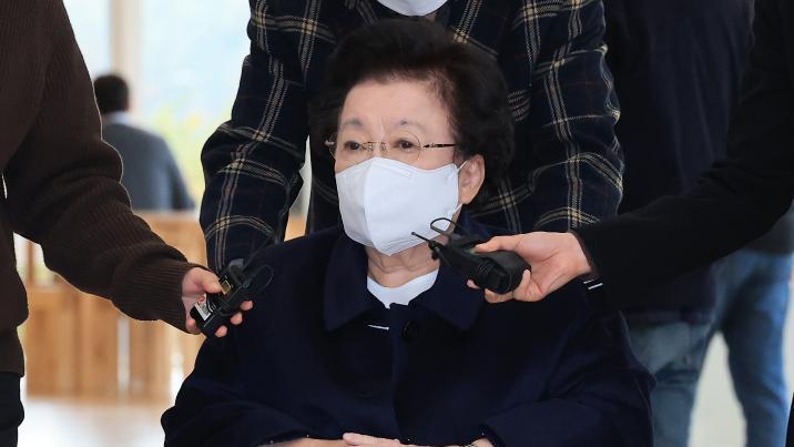 이배용 “尹, 손바닥 ‘王’자 논란 잠재우려 기독교에 접근”