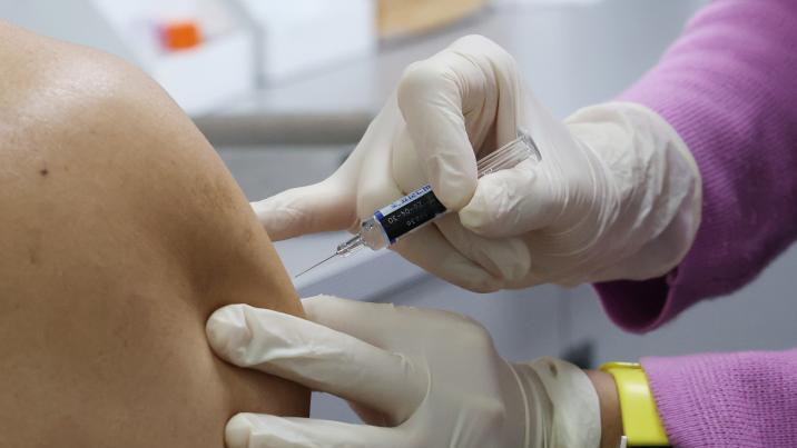 독감 환자 6주만 소폭 줄었지만 유행 기준 7.6배…예방접종 당부