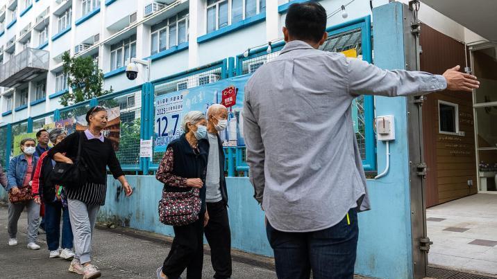 화재 참사후 첫 선거 홍콩, 정부 책임론속 투표율 하락 촉각