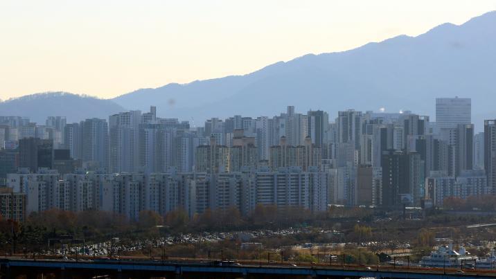 아파트 상승거래 비중 떨어졌는데…서울은 되레 늘었다