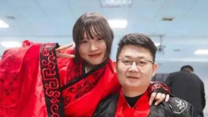 中 지진때 10살 소녀 구한 22세 군인, 12년뒤 재회해 결혼 골인