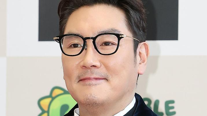 “조진웅, 이유도 없이 때렸다…얼음 붓고 때리기도” 다큐 감독 폭로