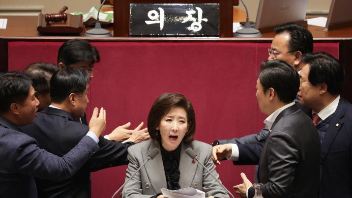 나경원 “필리버스터하며 노래 부른 추미애부터 징계하라”