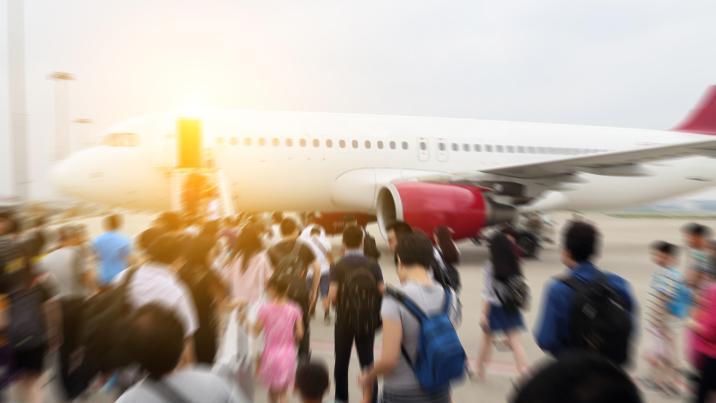 비행기 탈 때 마시는 초미세먼지 ‘매우 심각’…WHO 기준치 2배↑