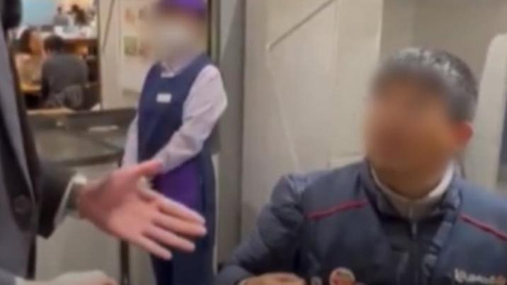 “노조 조끼 탈의 요청 부적절… 죄송” 롯데백화점 정현석 대표 사과