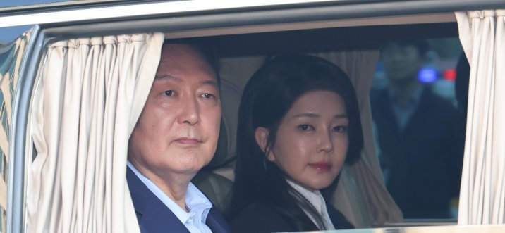 尹, 김건희 목걸이-금거북이 수수에 “몰랐다” 일관