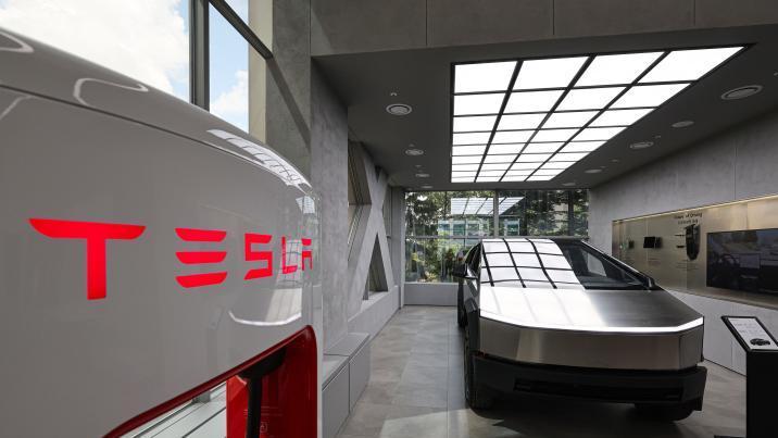 “완전자율주행 테스트” 머스크 트윗에…테슬라 주가 연중 최고