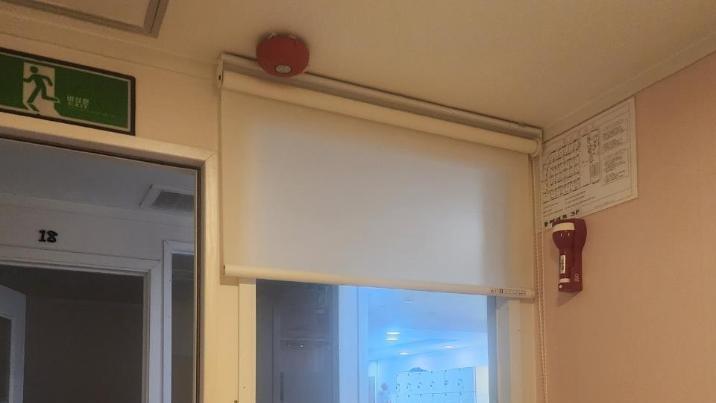 창문 가린 ‘변종 룸카페’ 버젓이…입구에 “청소년 출입 가능”