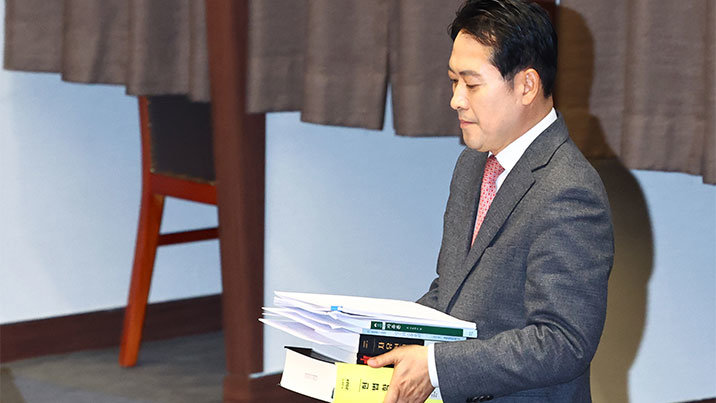 野대표 초유의 필버… 장동혁 “똥에 물 풀어도 된장 안돼“