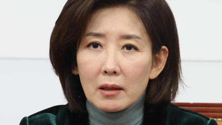 나경원, ‘천정궁 갔나’ 질문에 “그건 핵심 아냐” 또 즉답 피해