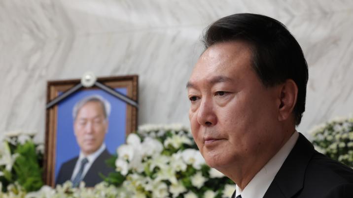 “액운 막으려” 尹부친 묘지에 30㎝ 철침 박아…70대 2명 체포