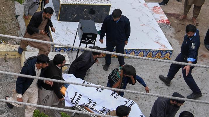 파키스탄 이슬람 사원서 자폭 테러…최소 31명 사망·169명 부상