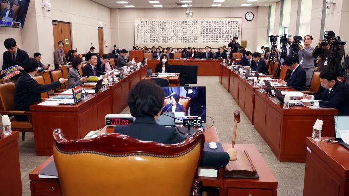 재판소원-대법관증원법, 與 주도로 법사위 통과