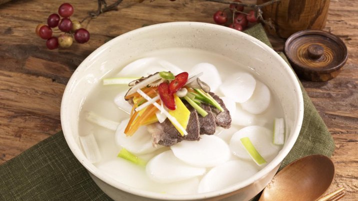 부(富)를 기원하는 떡국, 복(福)의 상징 만두