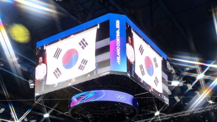 한국 메달 딸때 ‘기울어진 태극기’ 게양…조직위 “수정하겠다”