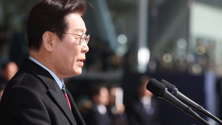 李 “전작권 회복… 자주국방 의지로 무장해야”