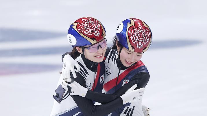 김길리, 쇼트트랙 여자 1500m 금메달…최민정 은메달