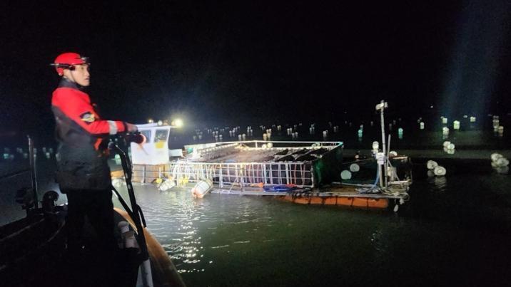 장흥 해상서 어선 침수…4명 모두 구조