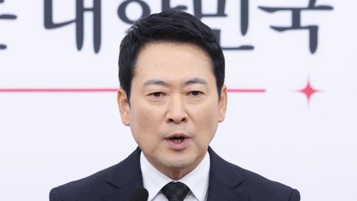 국힘 전·현직 당협위원장 20여명 ‘절윤 거부’ 장동혁에 사퇴 촉구