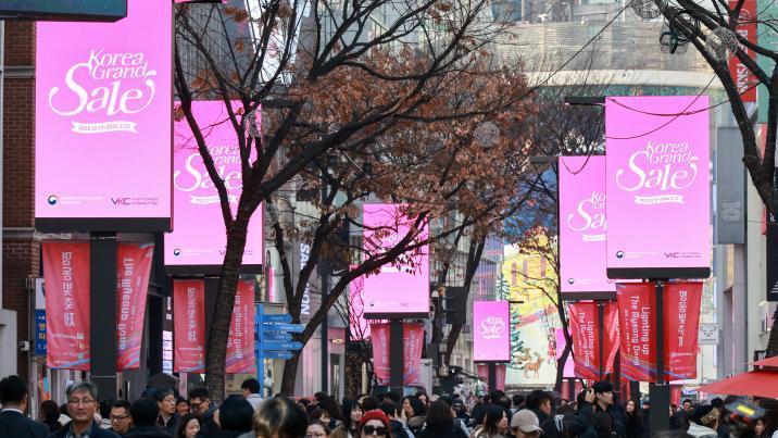 춘절 특수에 롯데百 ‘활짝’… 중화권 고객 매출 260% ‘쑥’