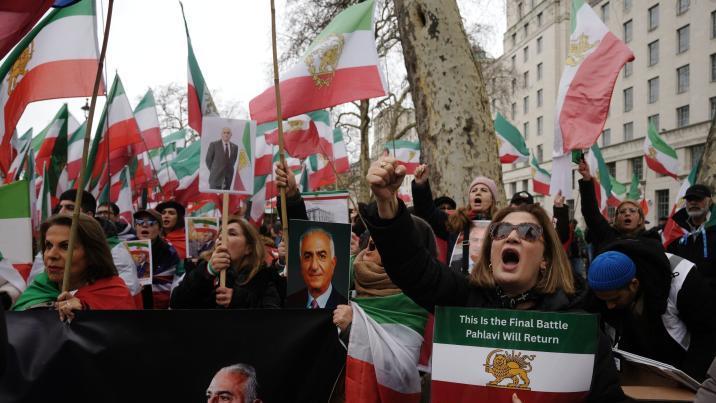 “하메네이에 죽음을” 이란 시위 재점화…美 군사개입 빨라지나