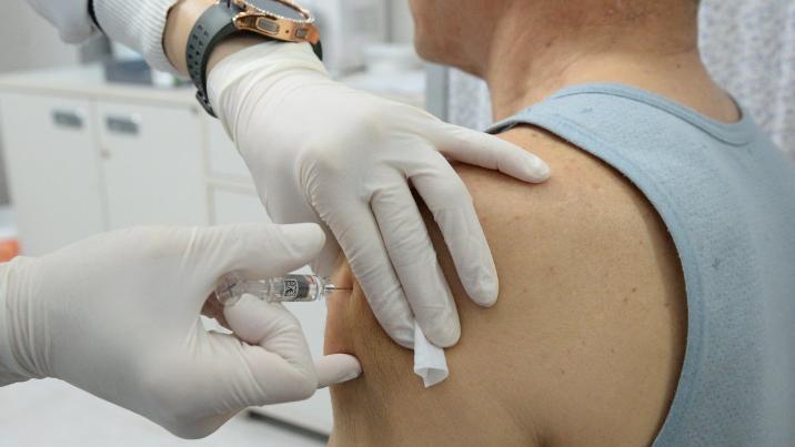 코로나 백신에 곰팡이-머리카락 발견돼도 1420만회 접종했다