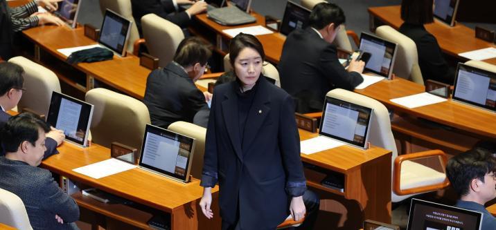 ‘1억 공천헌금’ 강선우 체포동의안 국회 본회의 통과