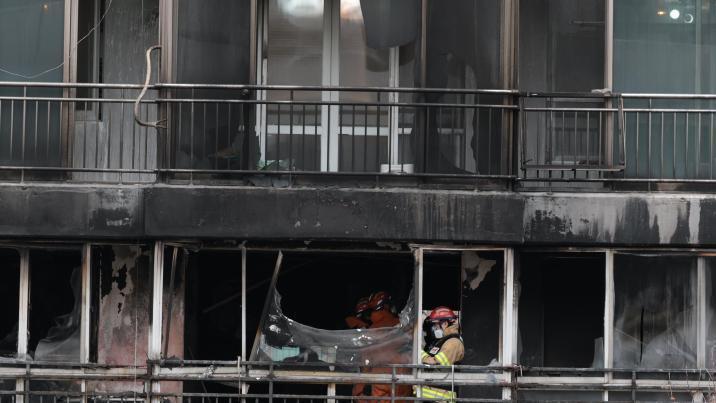 새벽 화재로 10대 숨진 은마아파트, 전층 스프링클러 설치 안돼