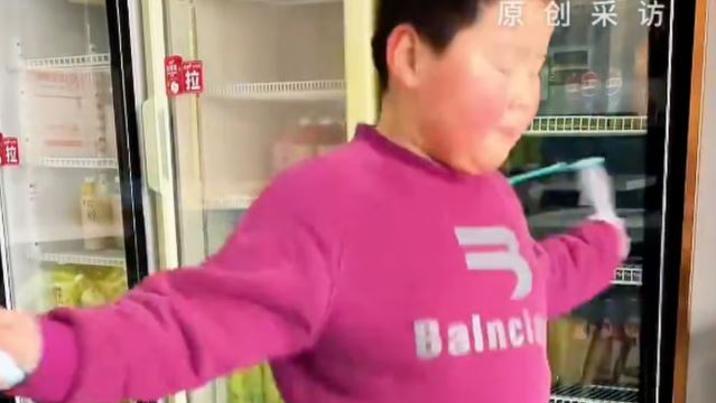 “‘좋아요’ 수만큼 줄넘기”…中 7세 소년, 180만 개에 깜짝