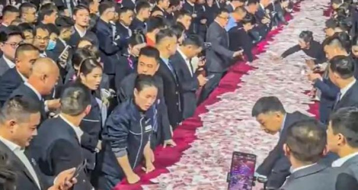 125억 테이블에 쫙…“센 만큼 가져가라” 통큰 성과급 쏜 中회사