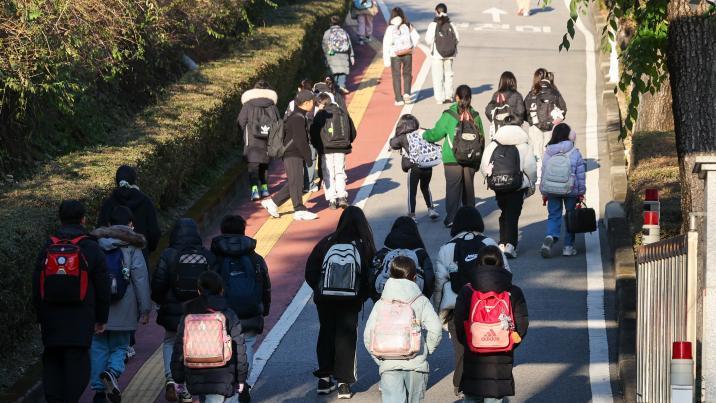 좋은 지역은 고연차, 외곽 학교엔 신참…교사 쏠림 10년째 그대로