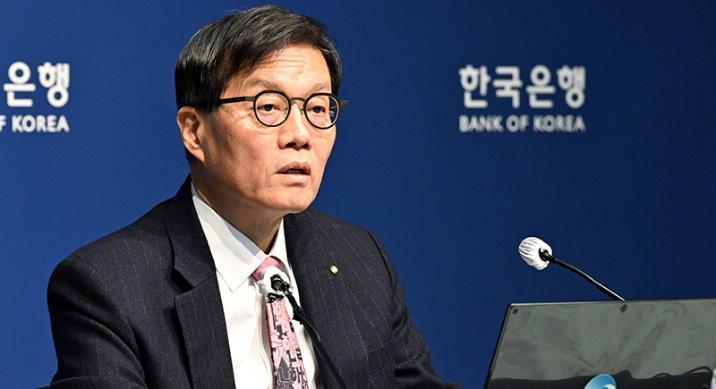 올 성장률 전망 2%로 올린 韓銀, 양극화엔 경고음