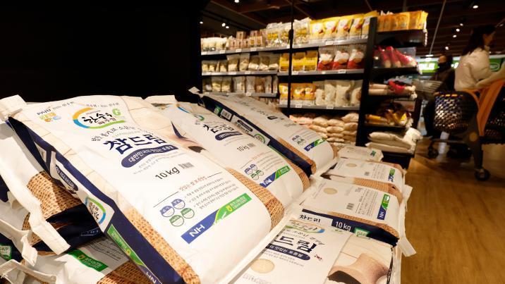 쌀 16% 삼겹살 13%↑… “밥상 차리기도 무섭네”