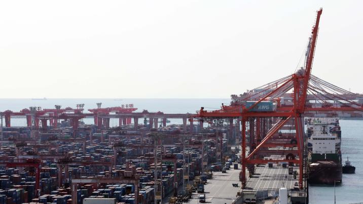 2월 수출 역대 최대…반도체 외 주력 품목은 부진