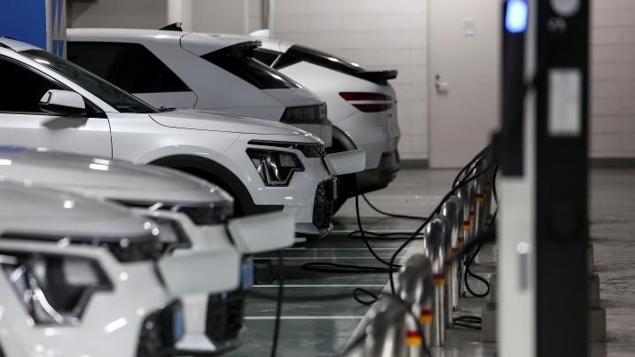 ‘충전소당 전기차’ 제주가 가장 붐벼…“관광지는 보조금 더 줘야”