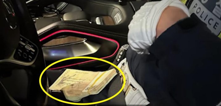 경찰 허벅지에 290만원 ‘툭’…음주운전 여성의 최후