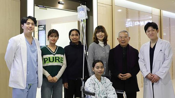 평생 못 걷던 캄보디아 20대女, K의료 덕에 새삶