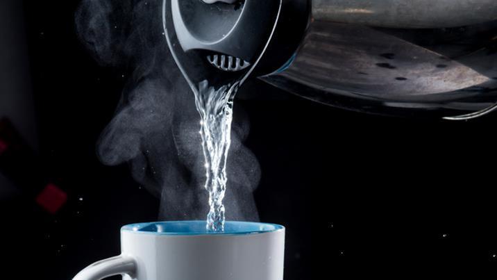 아침 공복 따뜻한 물 한 잔, 정말 살 빠지고 해독될까?