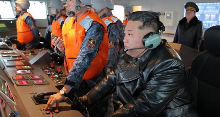 이 와중에…김정은, 핵장착 가능 순항미사일 과시